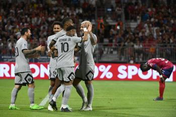 Messi y Neymar deslumbran en goleada del PSG en su inicio liguero