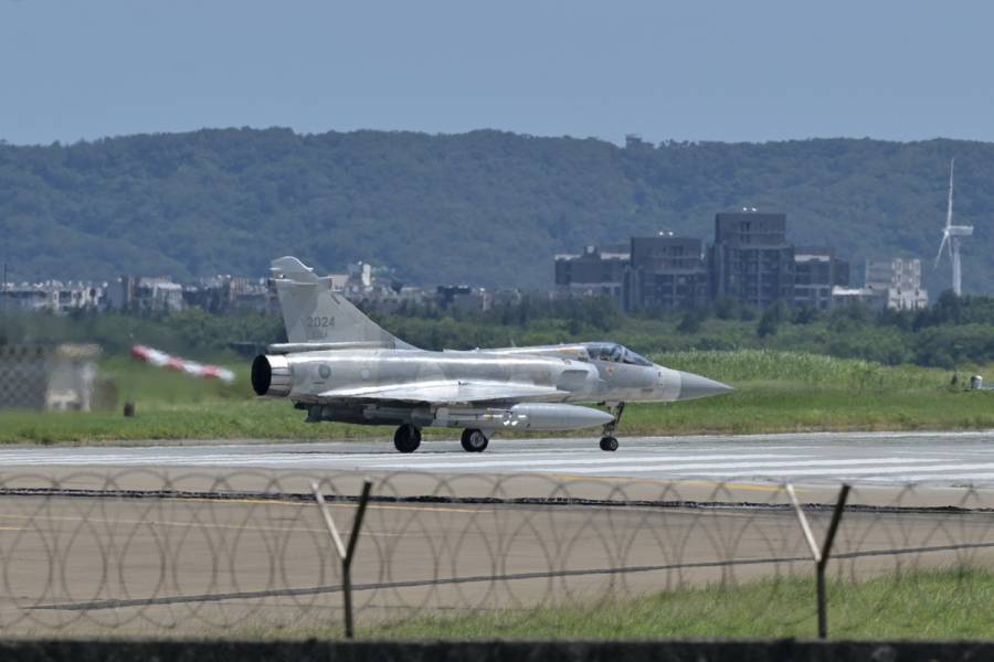 China continúa sus ejercicios militares en torno a Taiwán