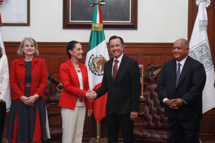 Tras visitar Veracruz, Sheinbaum rechaza que sus viajes sean precampaña