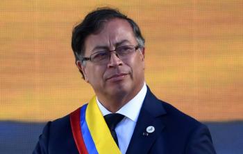 Petro propone ley para que los ricos paguen m&aacute;s impuestos