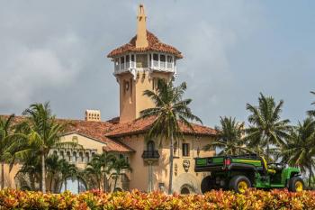 Republicanos califican como “abuso y persecuci&oacute;n pol&iacute;tica” cateo a la casa de Trump en Florida