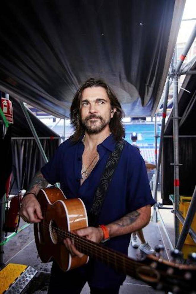 Juanes cumple 1.577.836.800 segundos de vida y los celebra con un libro