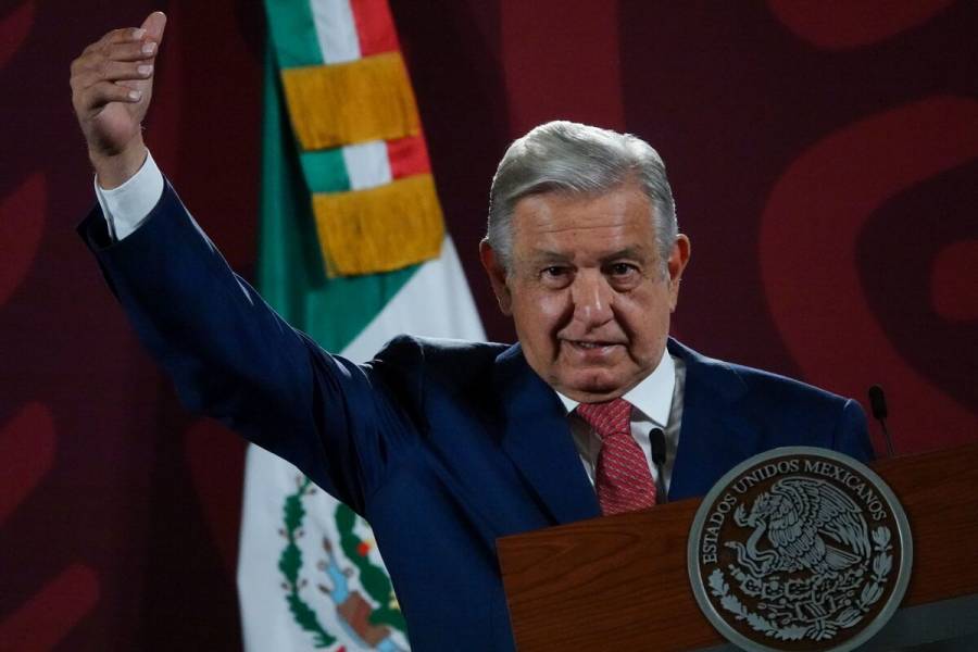 Se trabaja el día noche para dar con los mineros, asegura López Obrador
