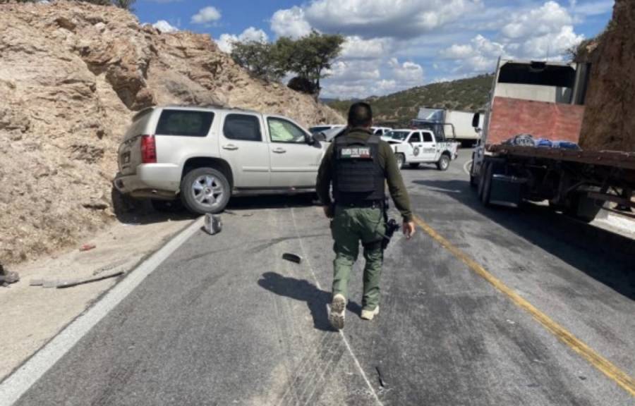 Guardia Civil de SLP detiene a sujetos con armas de fuego y camioneta blindada en carretera a Guadalajara