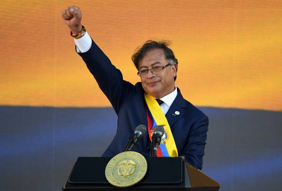 Petro renueva cúpula militar en Colombia con enfoque en DDHH