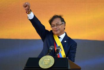 Petro renueva c&uacute;pula militar en Colombia con enfoque en DDHH