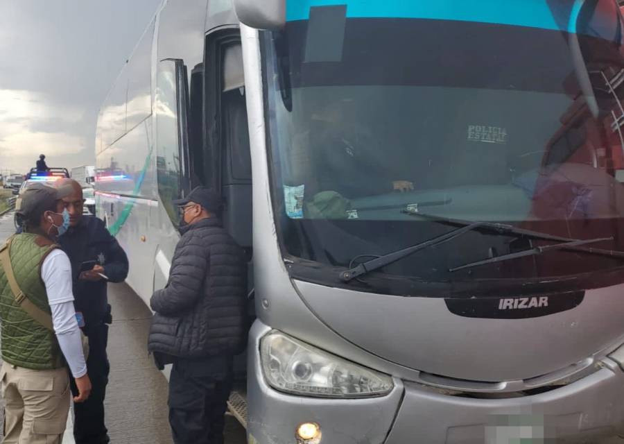 INM reporta tres niños migrantes fallecidos por volcadura de camioneta en Puebla