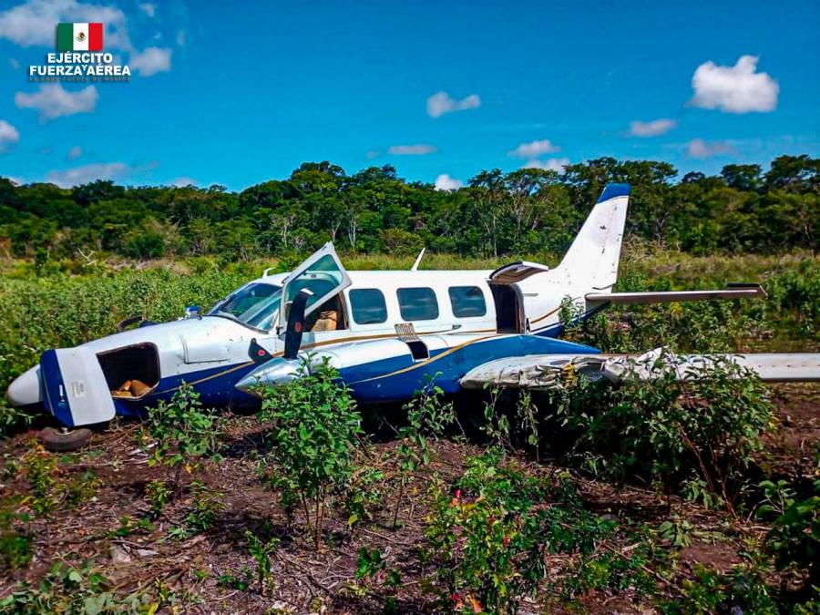 Sedena y Fuerza Aérea aseguran aeronave con 460.5 kilogramos de cocaína en Campeche