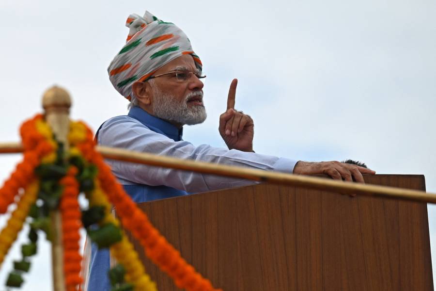 Modi arremete contra 