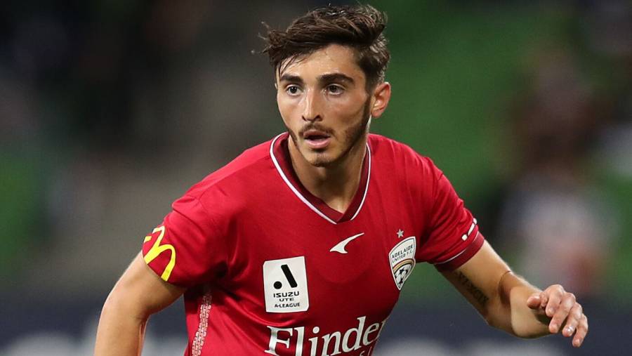 Futbolista Josh Cavallo confiesa temor de ir a Qatar 2022 tras declararse gay