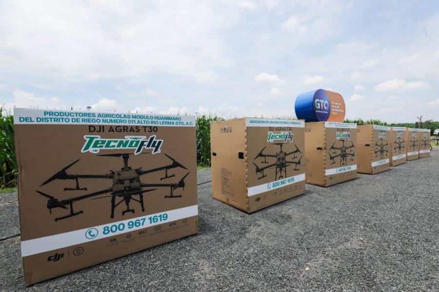 Entregan drones para la fumigación de cultivos a productores guanajuatenses