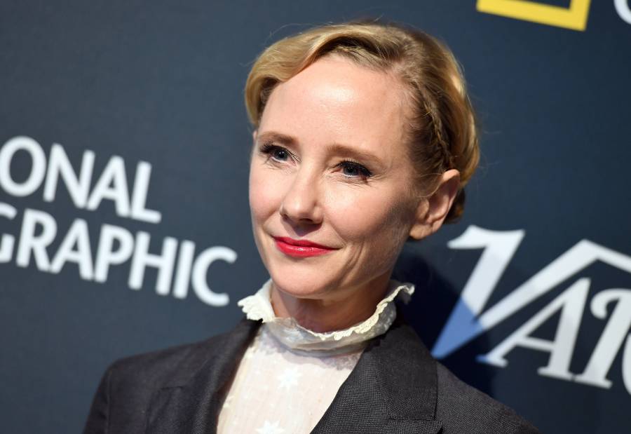 Retiran soporte vital a actriz Anne Heche tras accidente