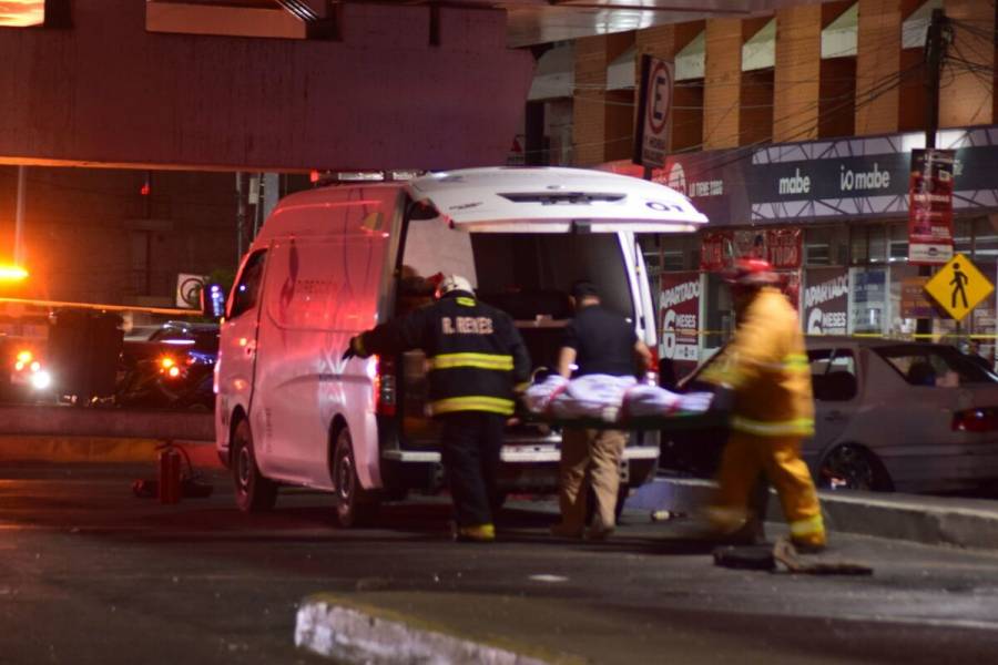 Choque en Av. Ermita Iztapalapa deja 1 joven muerto y cuatro lesionados