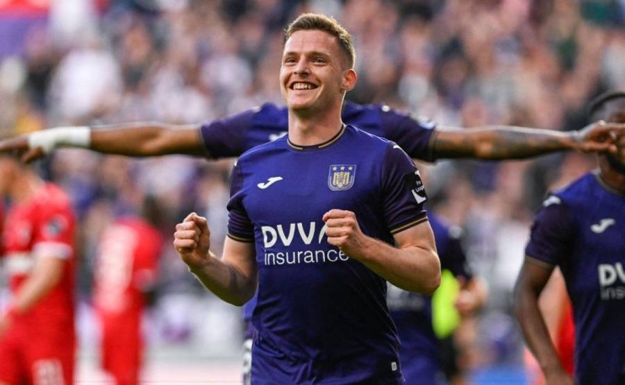El Manchester City confirma el fichaje de Sergio Gómez