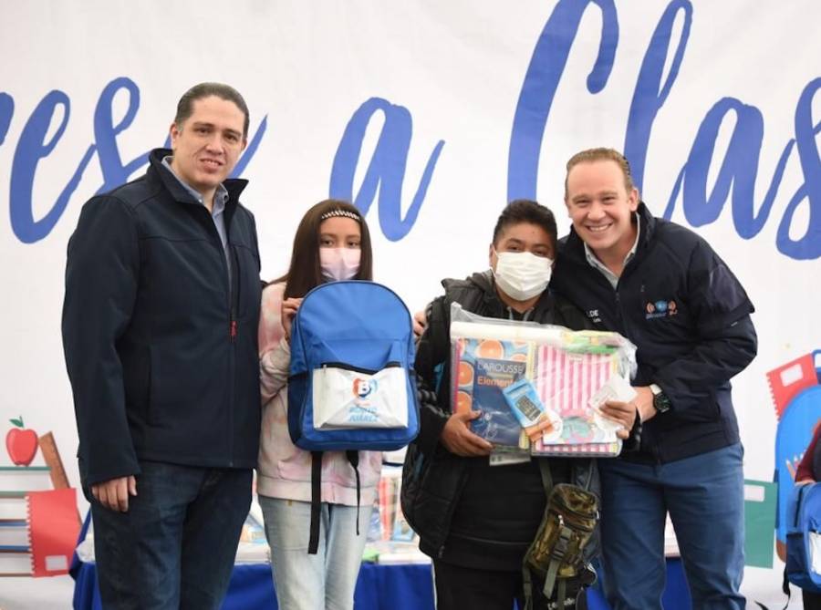 Alcald&iacute;a Benito Ju&aacute;rez entrega kits escolares previo al regreso a clases