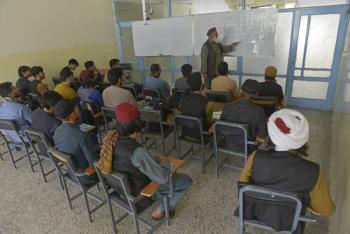 Talibanes aumentan clases de religi&oacute;n obligatorias en universidad en Afganist&aacute;n