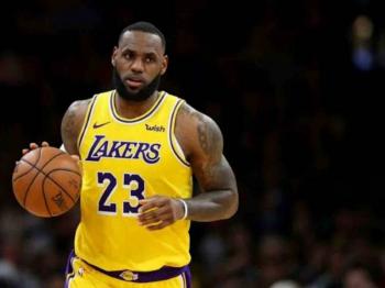 NBA: LeBron James extiende su contrato con los Lakers hasta 2025