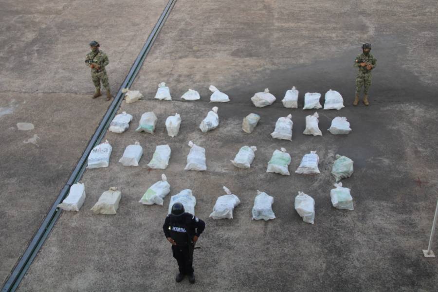 Marina asegura alrededor de 840 kilogramos de presunta cocaína en costas de Michoacán
