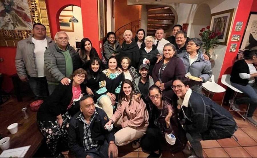 Celebra libertad Rosario Robles su liberación en su casa de Coyoacán