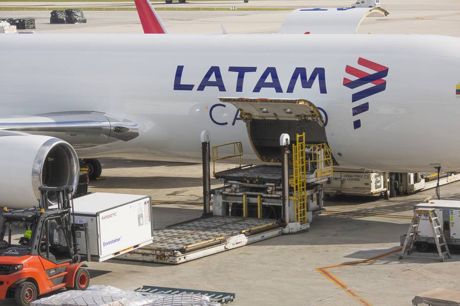 LATAM supera las 300 millones de vacunas contra el Covid-19 transportadas gratuitamente en Sudamérica
