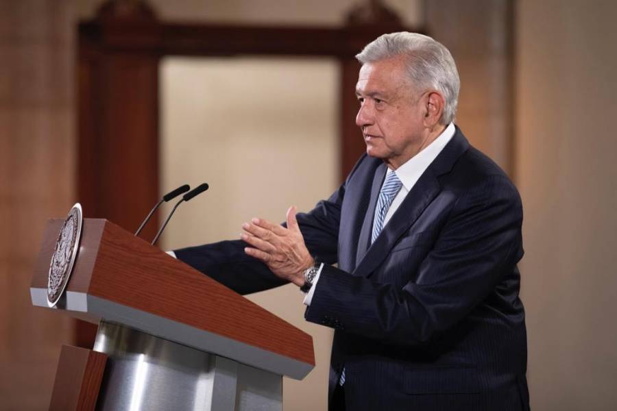 AMLO acusa a INE de extralimitarse por multa de censurar a periodista