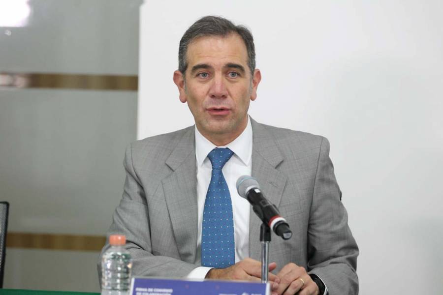 “Normal y obligado” hablar con líderes de partido, dice Lorenzo Córdova tras mensajes filtrados con “Alito” Moreno