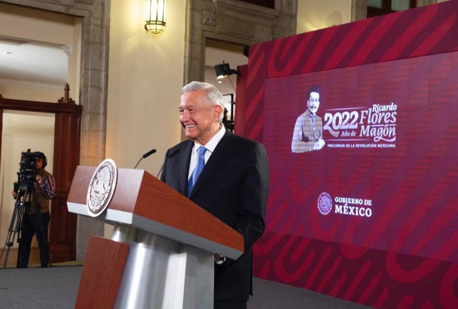CFE va por 5 mil antenas para aumentar red de Internet, informa AMLO