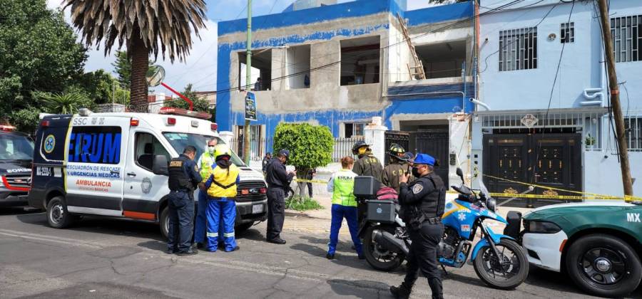 Muere niño por caída de barda en escuela de CDMX que era remodelada