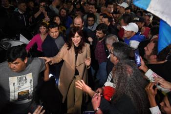 Marchas y concentraciones en respaldo a Kirchner en Argentina