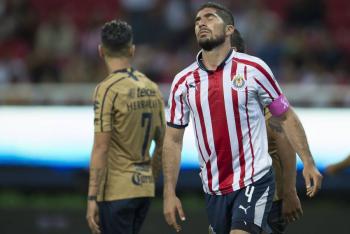 Chivas y Pumas, obligados a ganar tras carente desempe&ntilde;o