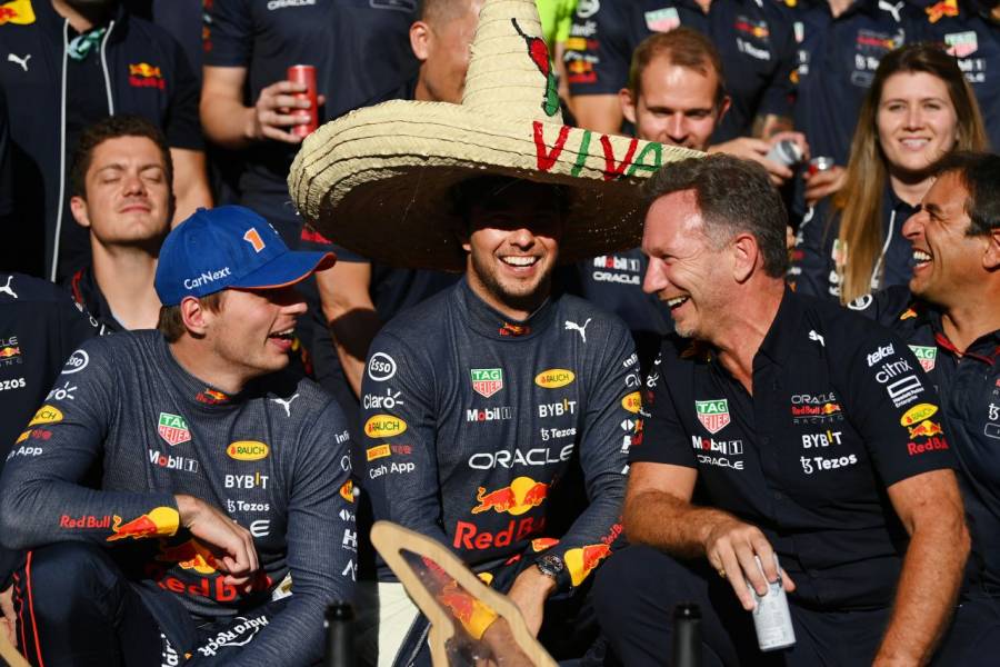 Entre sombreros y Champagne… así fue el festejo de Red Bull en Bélgica