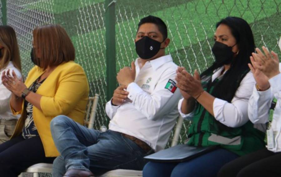 Se compromete Ricardo Gallardo a erradicar el maltrato animal en SLP