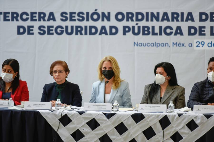 En Naucalpan dan de baja a 196 policías y funcionarios por actos de corrupción