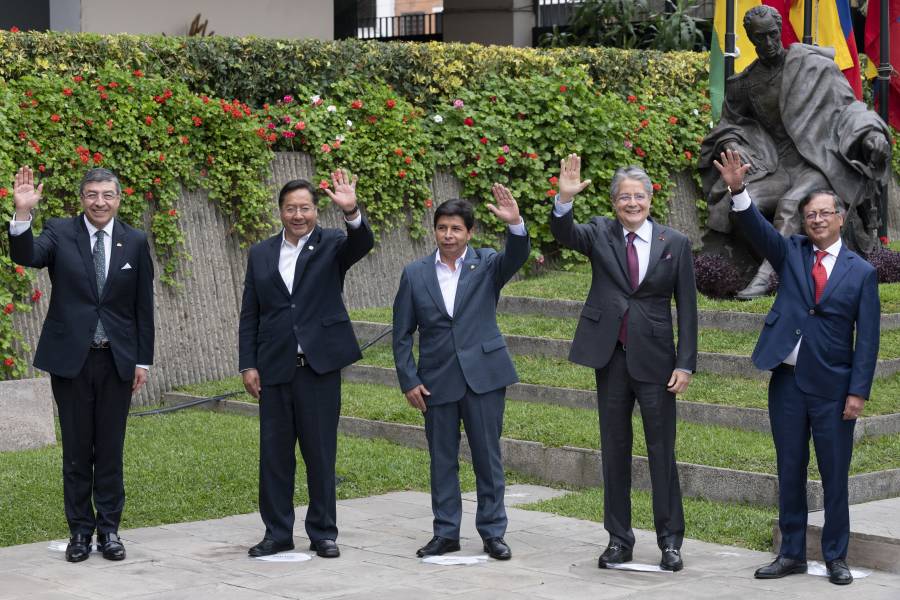 Petro plantea cumbre regional para evaluar políticas contra el narcotráfico