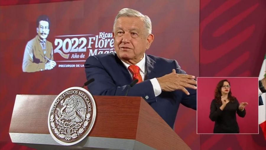 Consultorios en farmacias no desaparecerán, dice AMLO