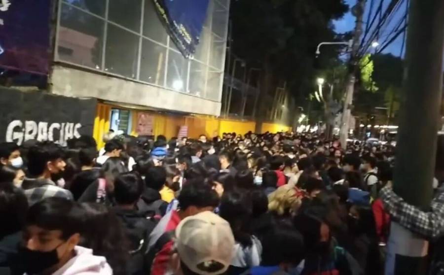 VIDEO: Encapuchados toman Prepa 5 de la UNAM