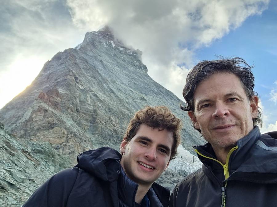 Mexicanos conquistan el pico más peligroso de Europa como entrenamiento para el Everest