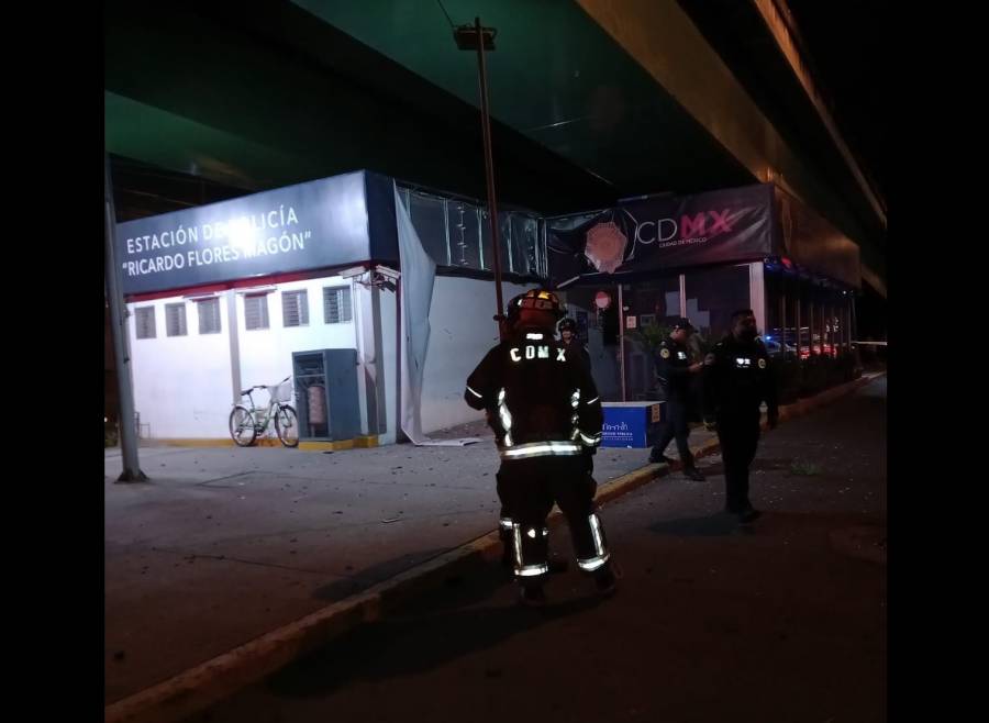 Reportan dos polic&iacute;as heridos tras explosi&oacute;n de artefacto en caseta de polic&iacute;a