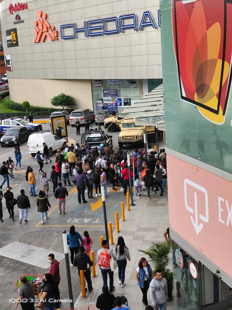 Reportan balacera en Centro Comercial de Naucalpan