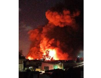 Reportan incendio en San Juan Ixhuatepec, Tlanepantla