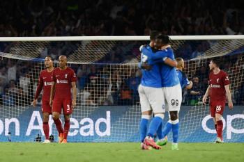 UCL | N&aacute;poles destroza a un irreconocible Liverpool