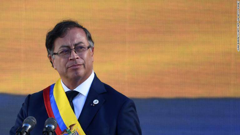Petro anuncia cambios en la política antinarcóticos
