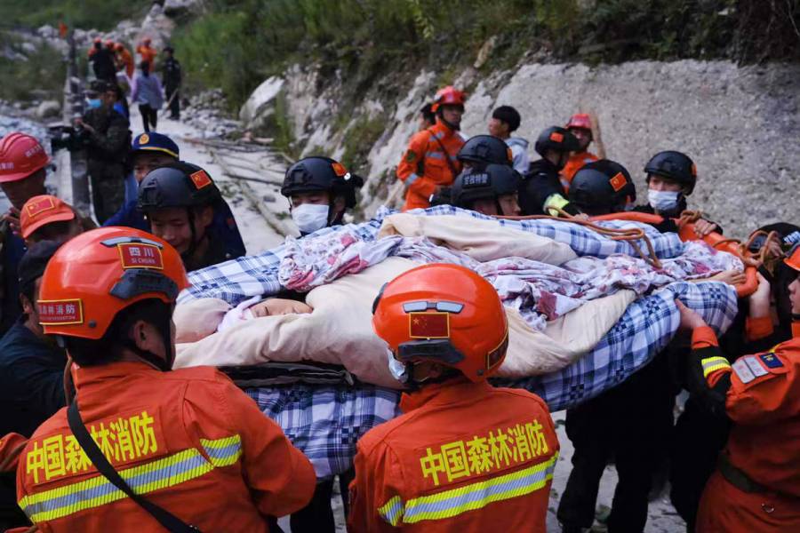 Sube a 86 el saldo de muertos por el terremoto en China