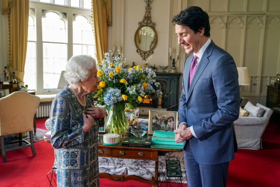 Ministros, presidentes y comunidad expresa dolor por muerte de la Reina Isabel II