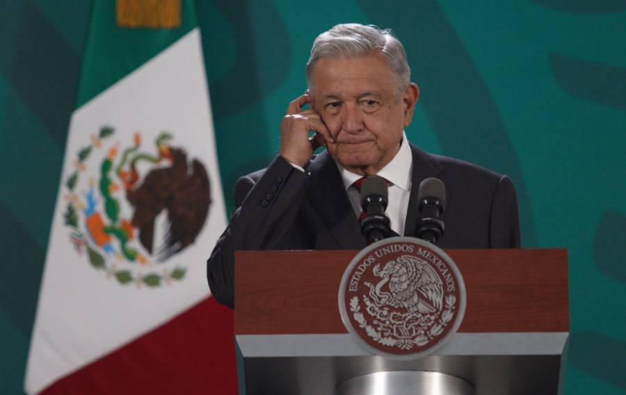 Ricardo Monreal avala falsedad y politiquería en México: AMLO