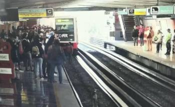 Metro mandó al juzgado a usuario por rescatar a un perro en las vías