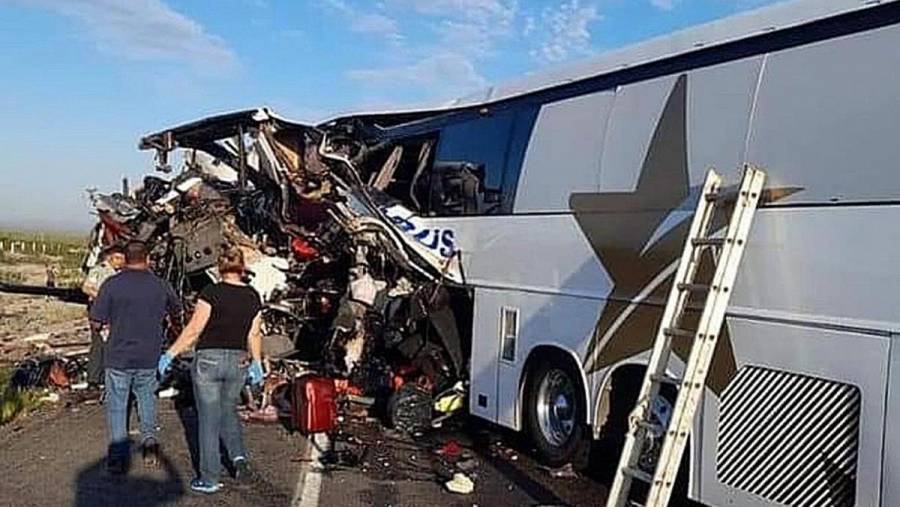 Mueren 18 personas en accidente carretero en el norte de México