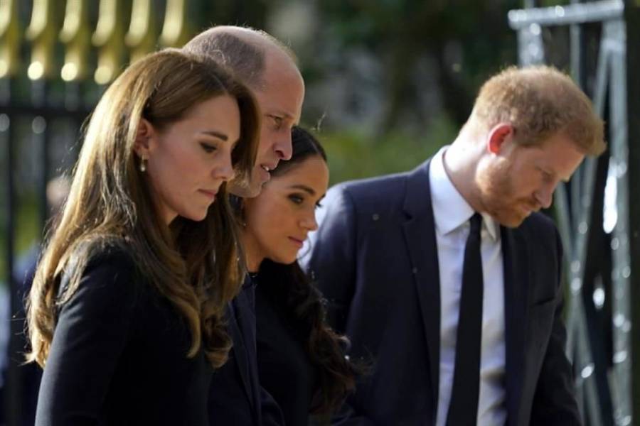 Los príncipes Guillermo y Enrique aparecen juntos con sus esposas en Windsor
