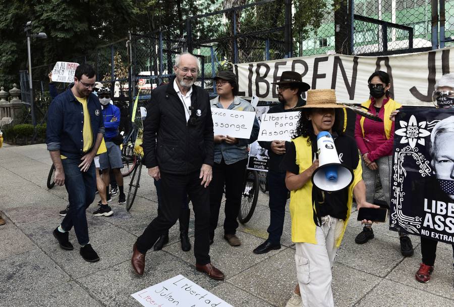 John Shipton, papá de Assange, crítica visita de Antony Blinken a México