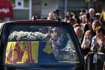 El f&eacute;retro de Isabel II emprende en Escocia su &uacute;ltimo viaje